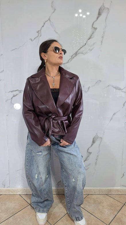 Giacca Chic con Cintura e Collo Scollo in Rosa Pastello per Look Elegante e Moderno