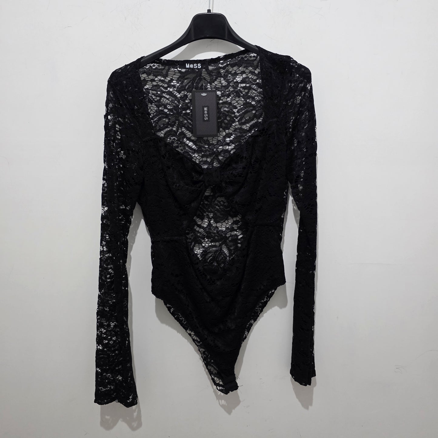Body in Pizzo con Nodo e Dettaglio Cut-Out