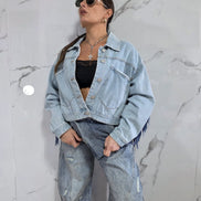 Giacca Denim Cropped con Frange e Decori Stile Casual per Donna Look Trendy e Versatile Abbigliamento alla Moda