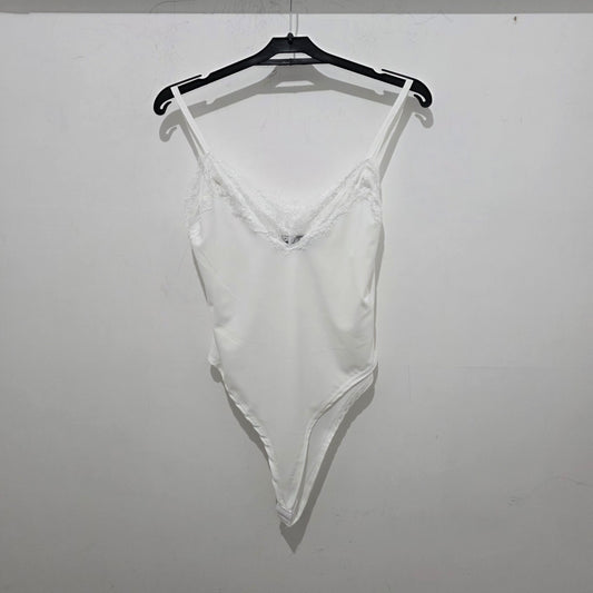 Body Nero con Dettagli in Pizzo per un Look Elegante e Seducente