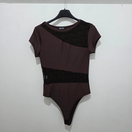 Basso Body Rosa con Dettagli in Pizzo