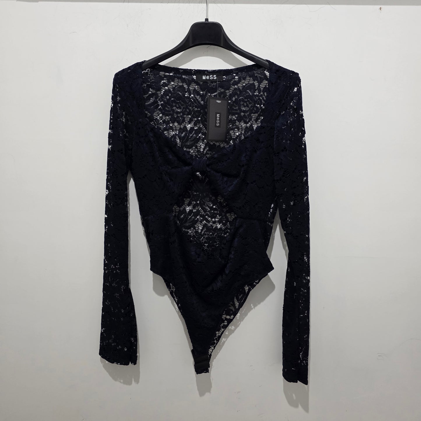 Body in Pizzo con Nodo e Dettaglio Cut-Out