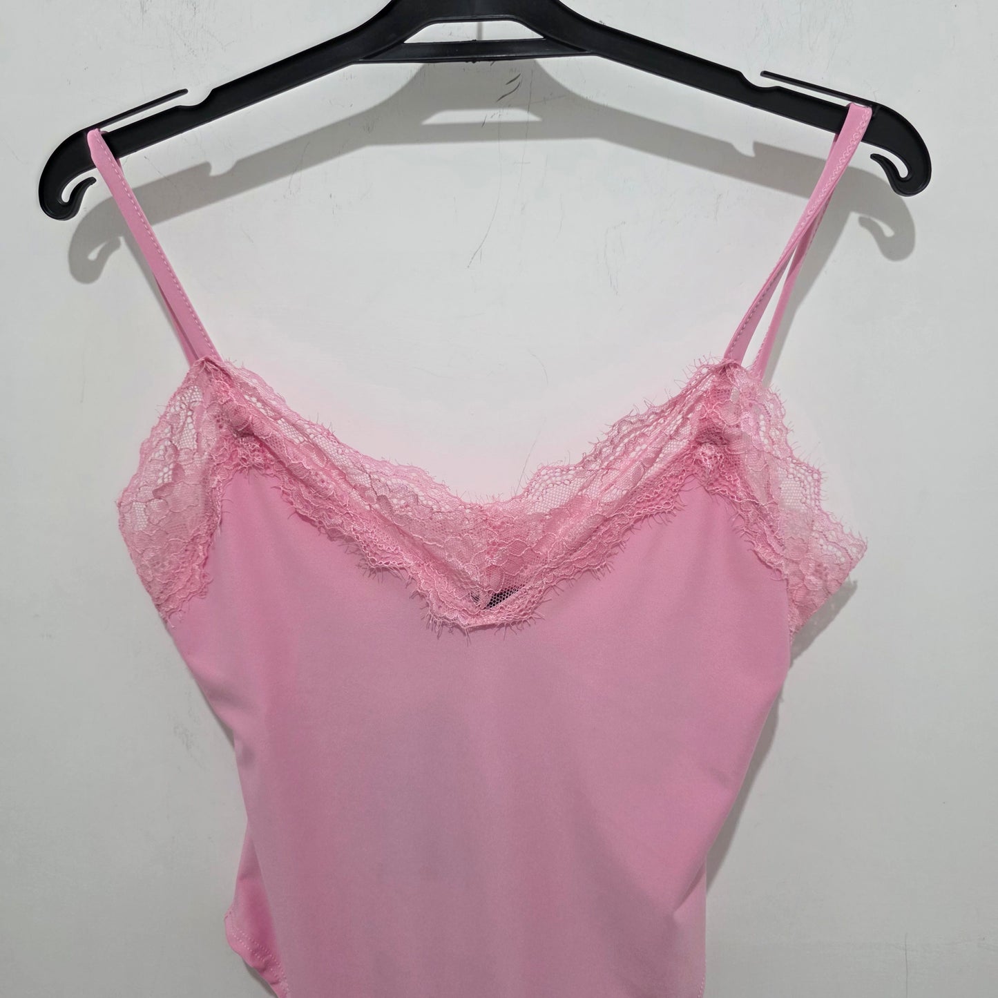 Body Nero con Dettagli in Pizzo per un Look Elegante e Seducente