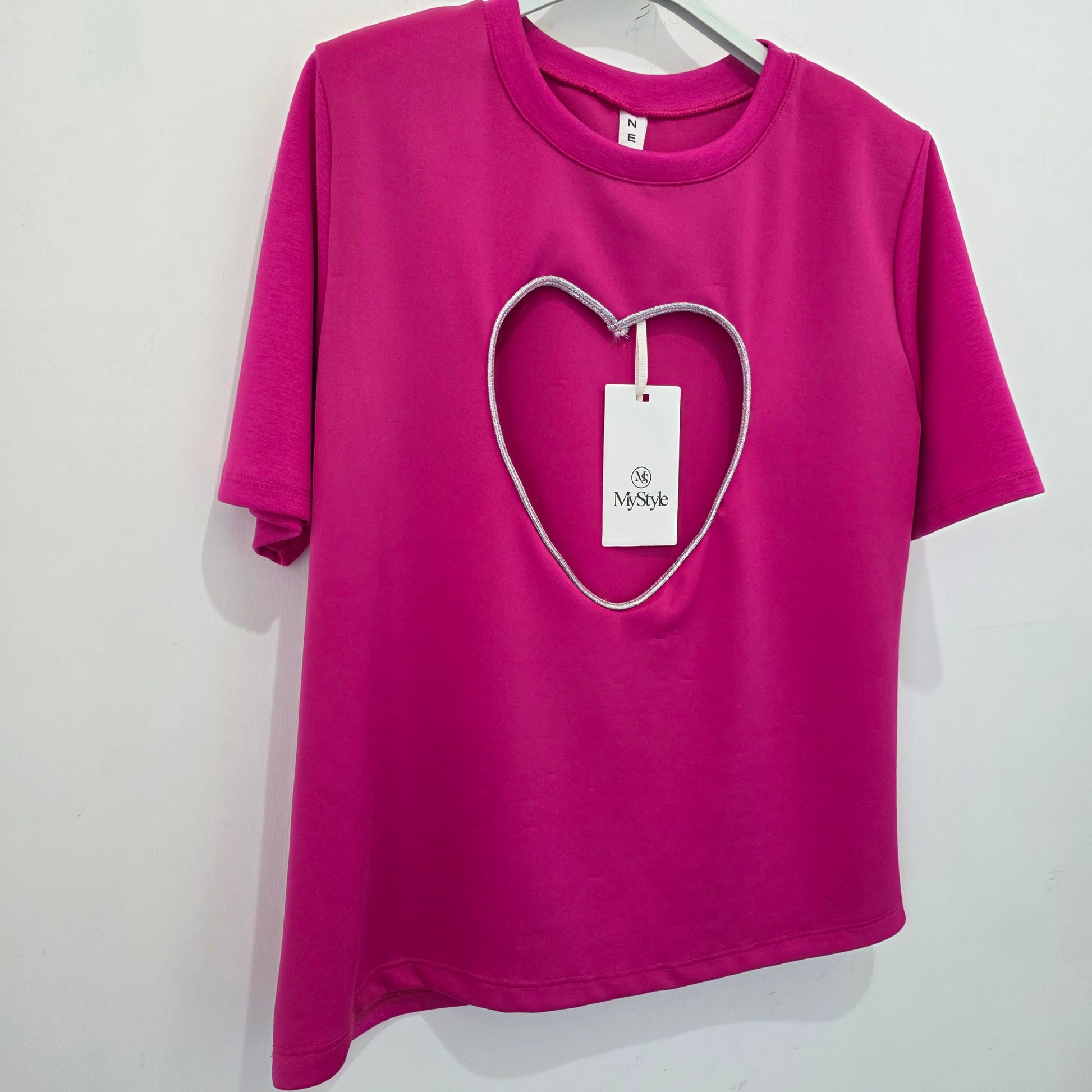 Maglietta Rosa con Cuore Argento - Stile Casual e Comodo per Tutti i 