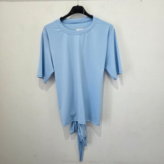T-shirt con Nodo Posteriore e Maniche Corte