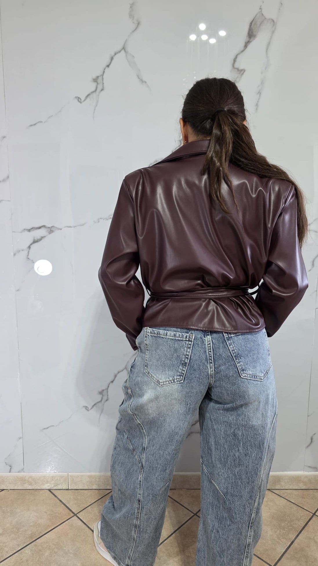 Giacca Chic con Cintura e Collo Scollo in Rosa Pastello per Look Elegante e Moderno