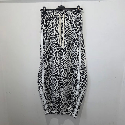 Pantsuta Trendy in Fantasia Leopardo Stile Moderno e Fashionabile 