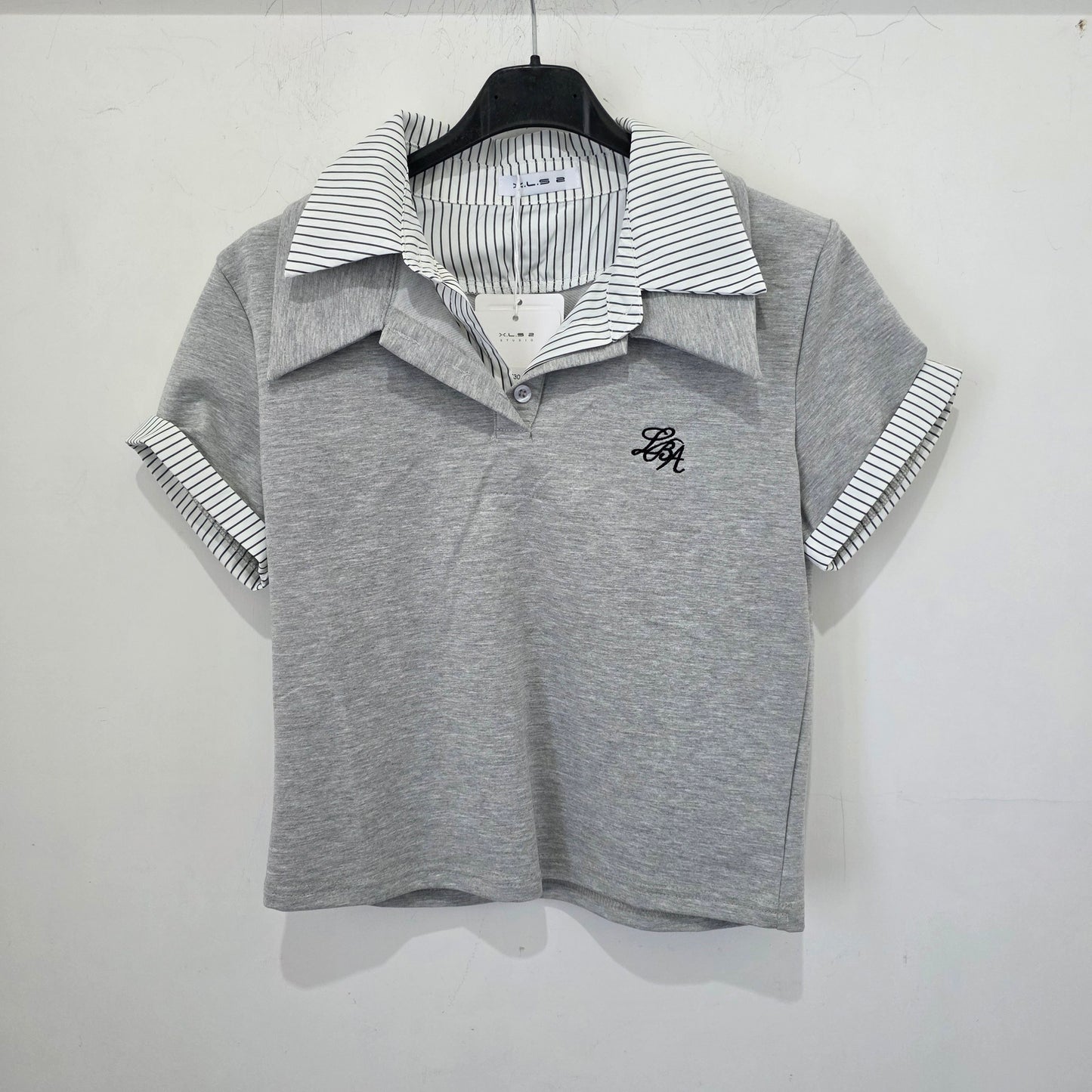 Maglia Polo Donna Grigia con Colletto a Righe e Maniche Corte Stile 