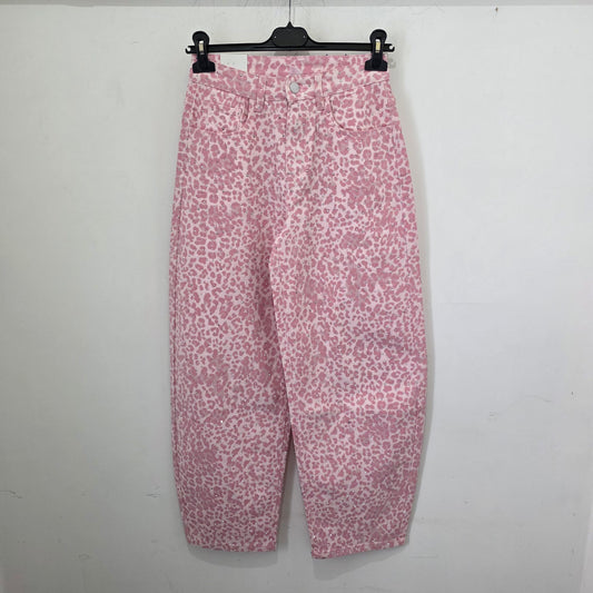 Jeans Mom Fit Leopardati Rosa per un Look Casual e Stiloso 