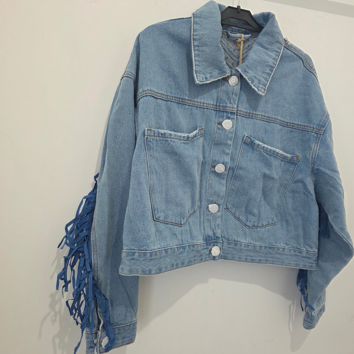 Giacca Denim Cropped con Frange e Decori Stile Casual per Donna