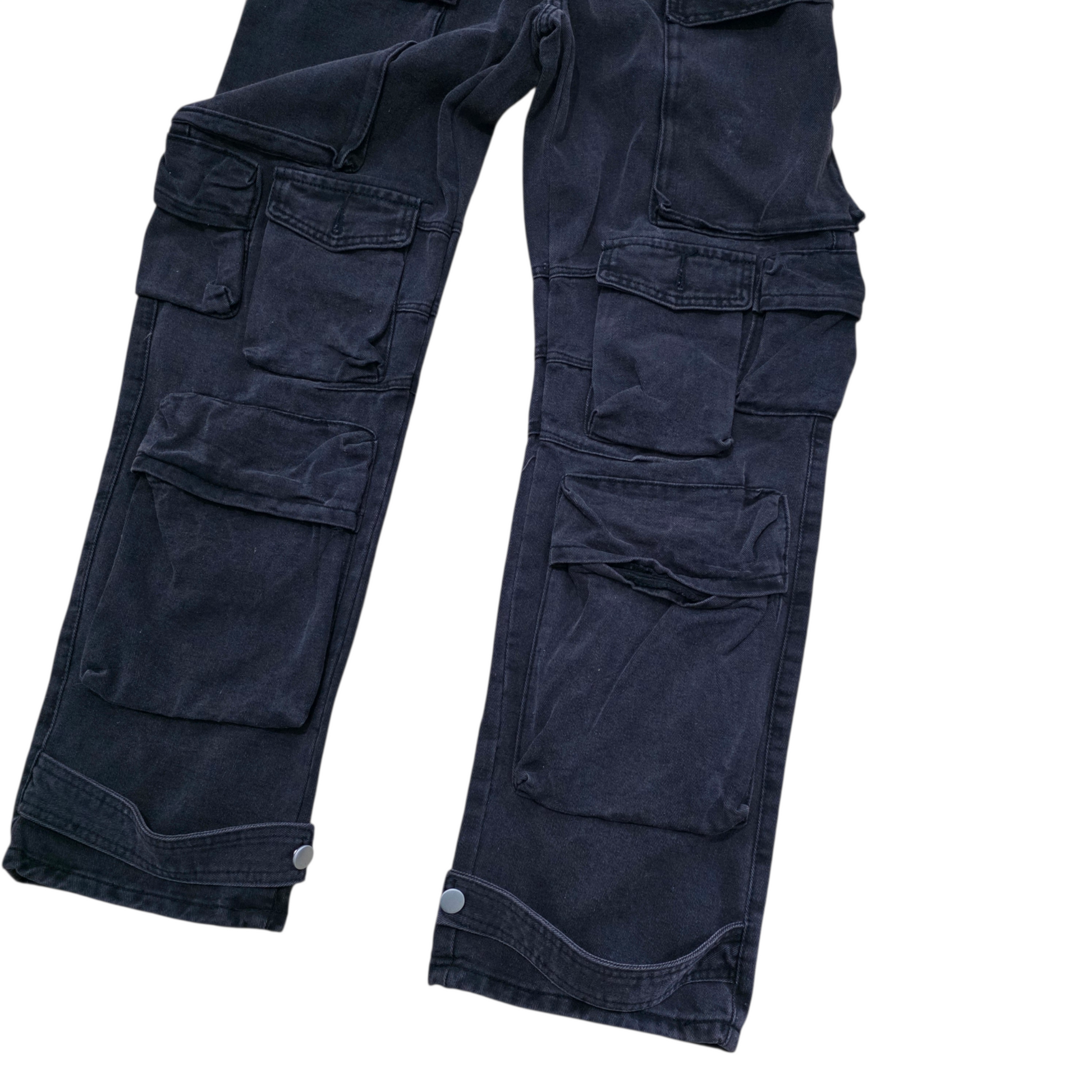 Salopetta Cargo Nera in Denim con Tasche Multiple