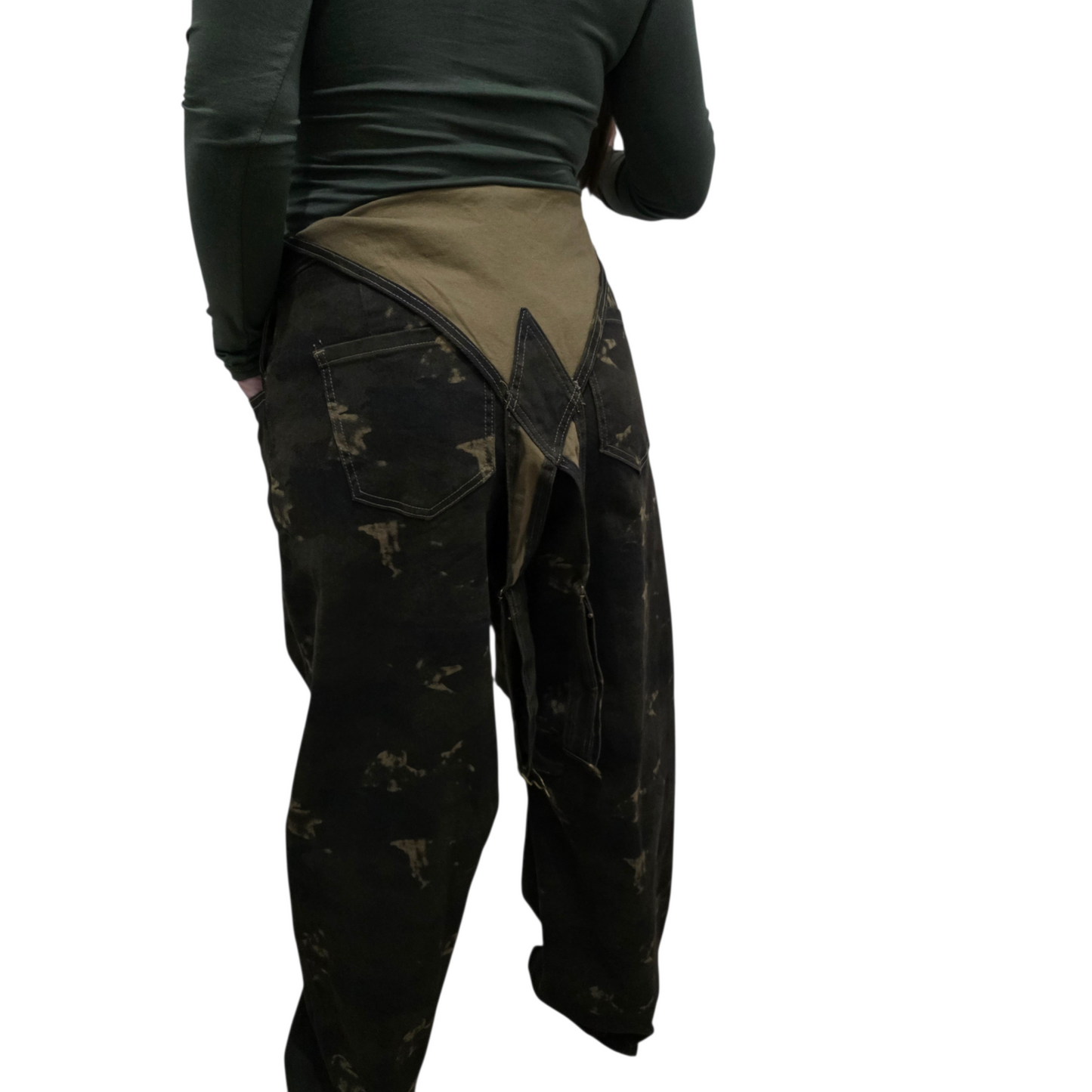 Salopetta Utilitaria in Denim Camouflage con Spalline Regolabili