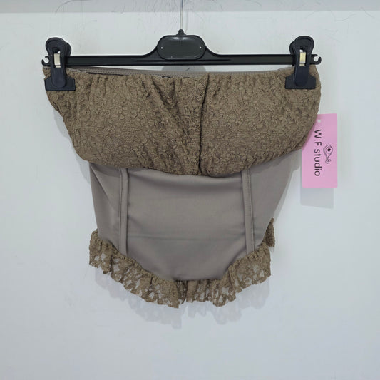 Top in Pizzo con Rouches e Dettagli Eleganti 