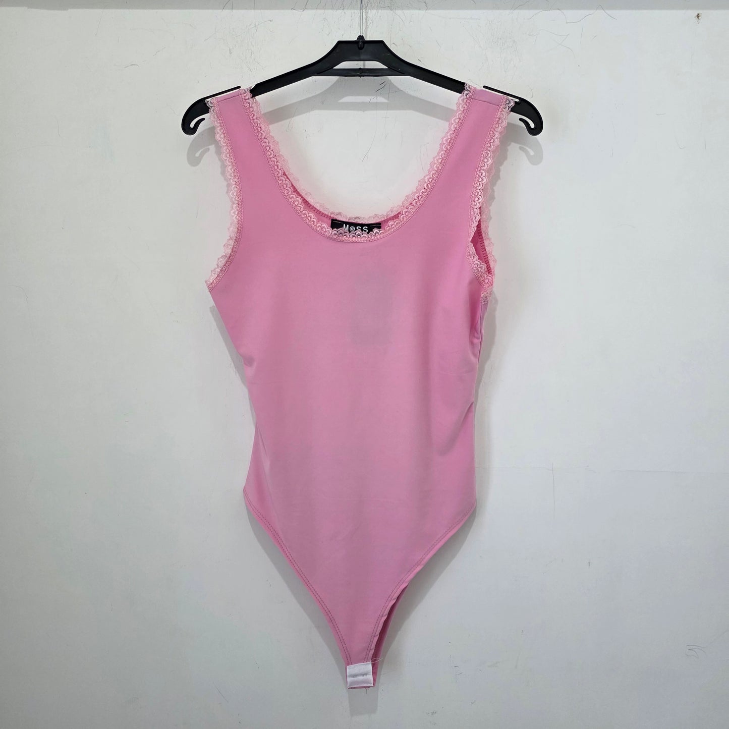 Body con Dettagli in Pizzo e Scollo Ampio 