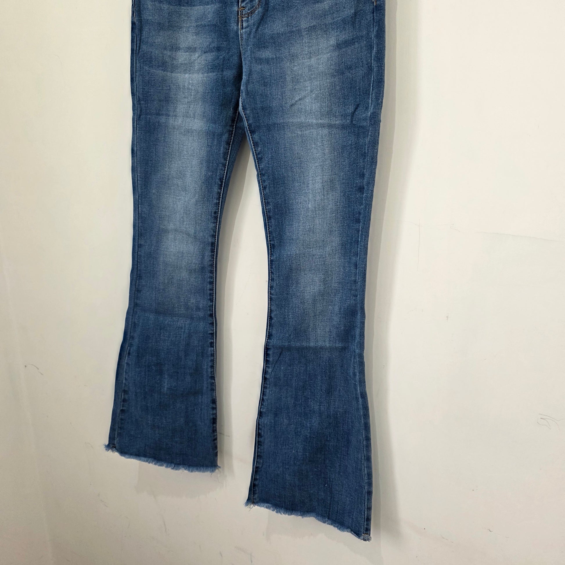 Jeans Flare Push-Up in Denim Blu per Donna con Taglio a Gamba Larga 