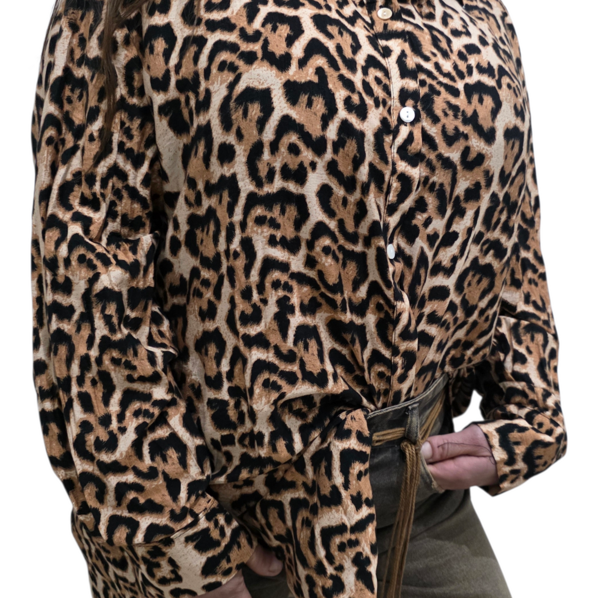 Camicia Leopardata Chic con Nodo