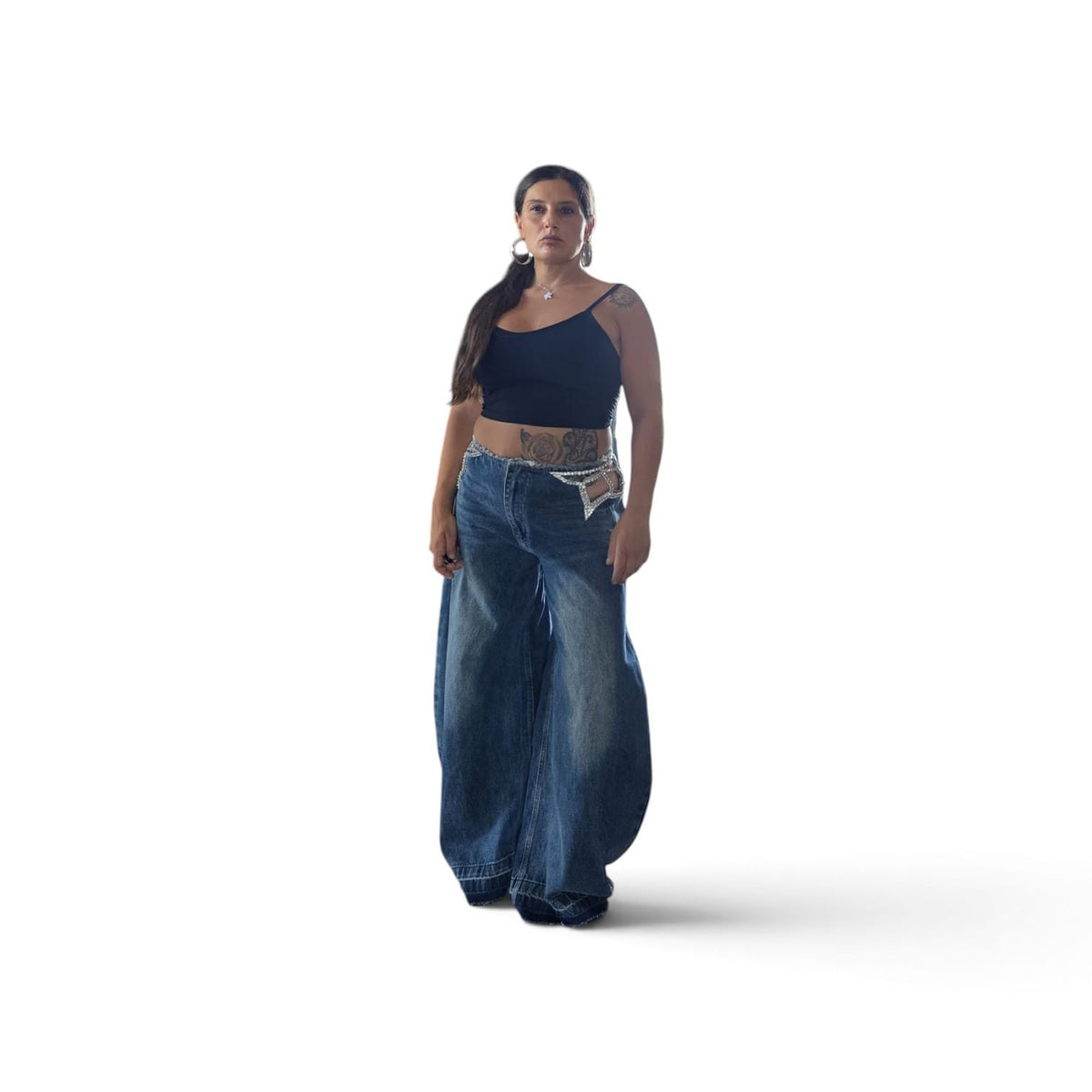 Jeans Oversize con Dettagli in Strass per un Look Elegante e Fashionabile